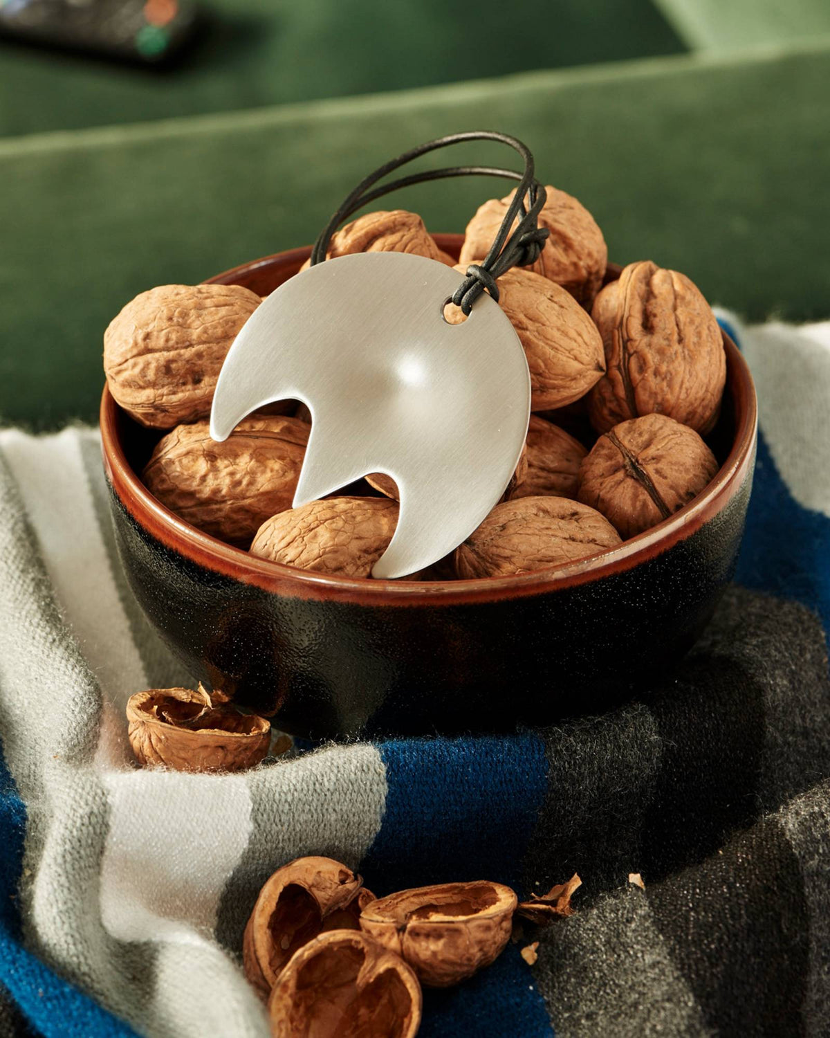Pico Walnut Opener – Mono – view 3