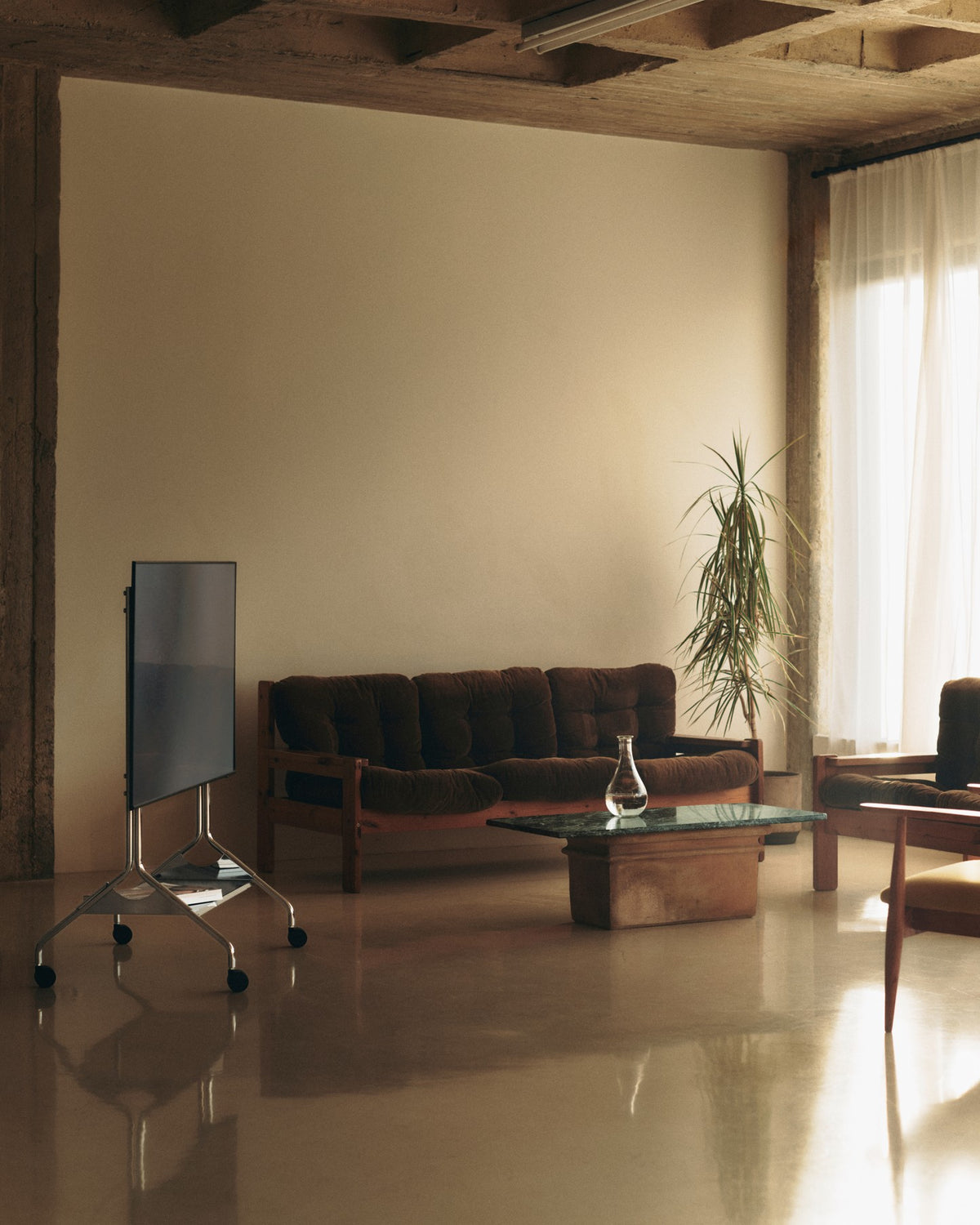 Moon TV-Stand - Chrome – Pedestal – view 6