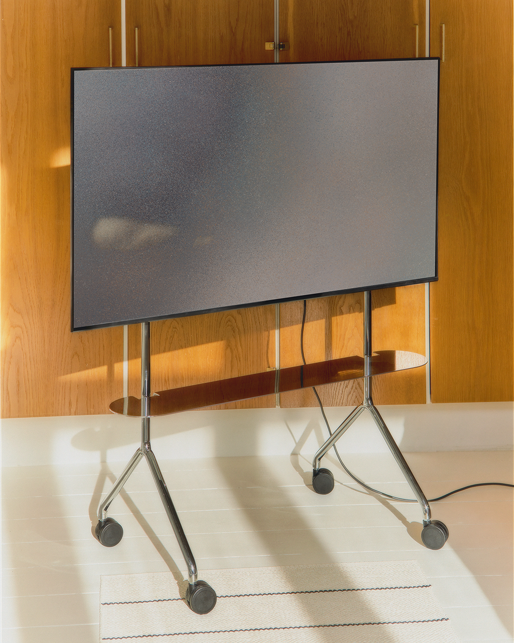 Moon Light Shelf - Chrome – Pedestal – view 3