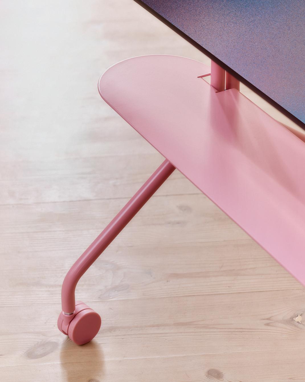 Wheels - Bubble Gum – Pedestal – view 2