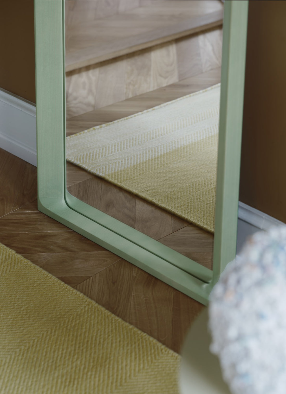 Arced Mirror - Mirrors - Muuto