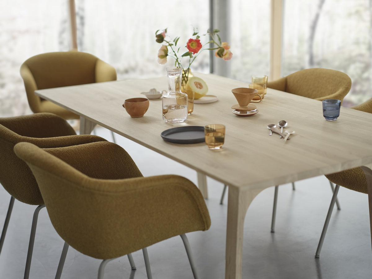 Earnest Extendable Table - Dining Tables - Muuto