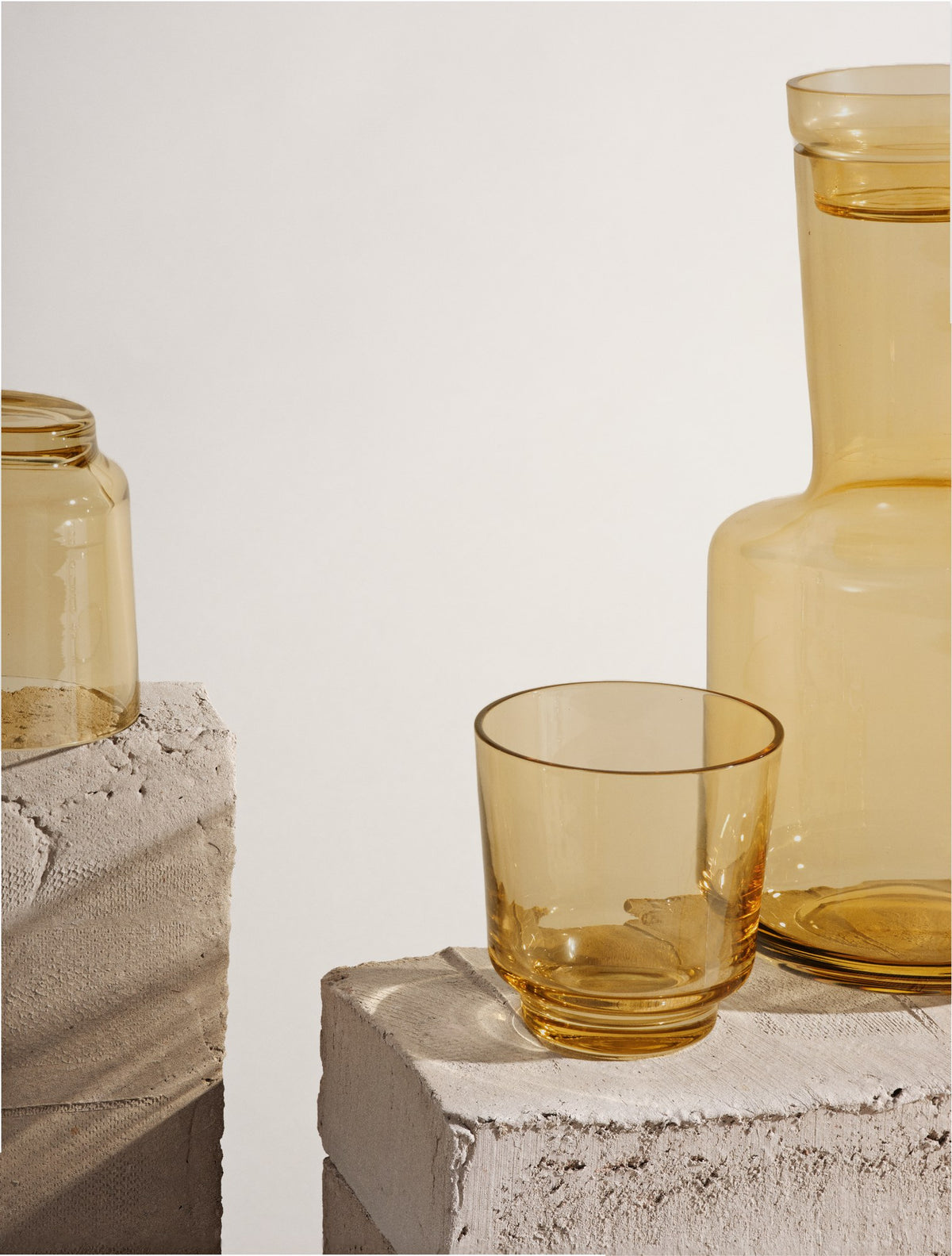 Raise Carafe - Carafes - Muuto