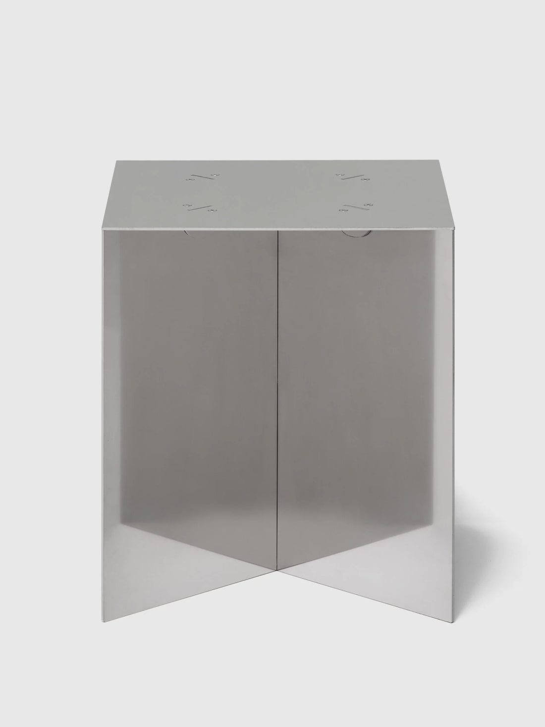 NM07 Stool