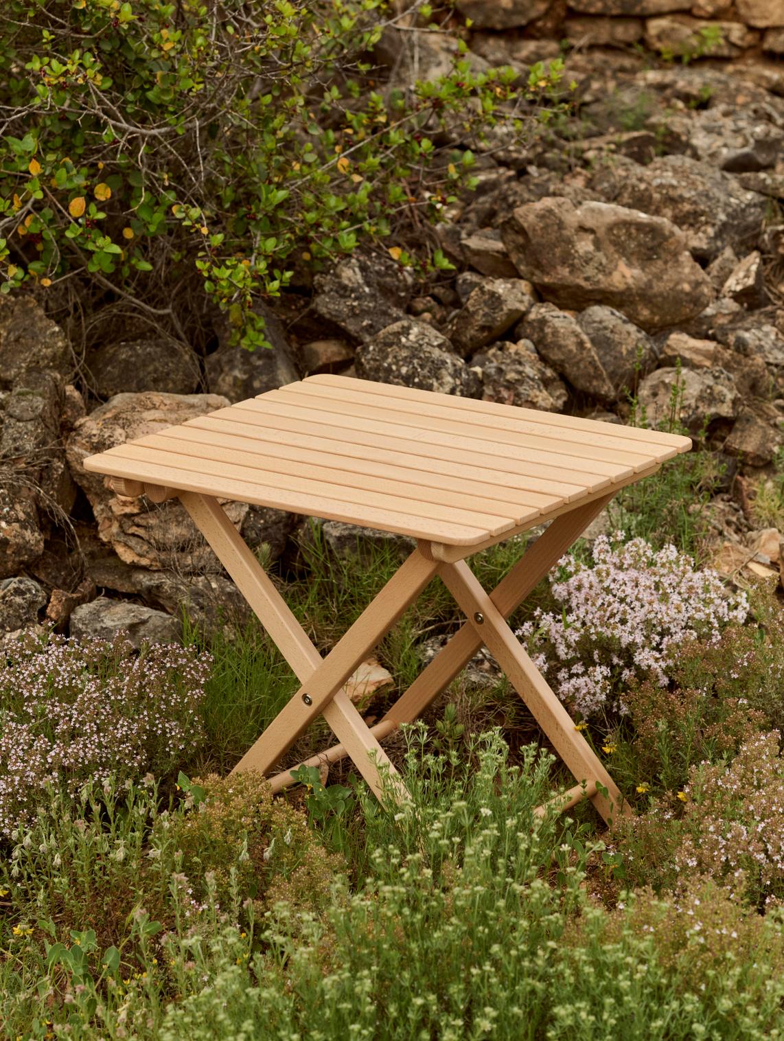 Outdoor Market Folding Table – HAY – view 4