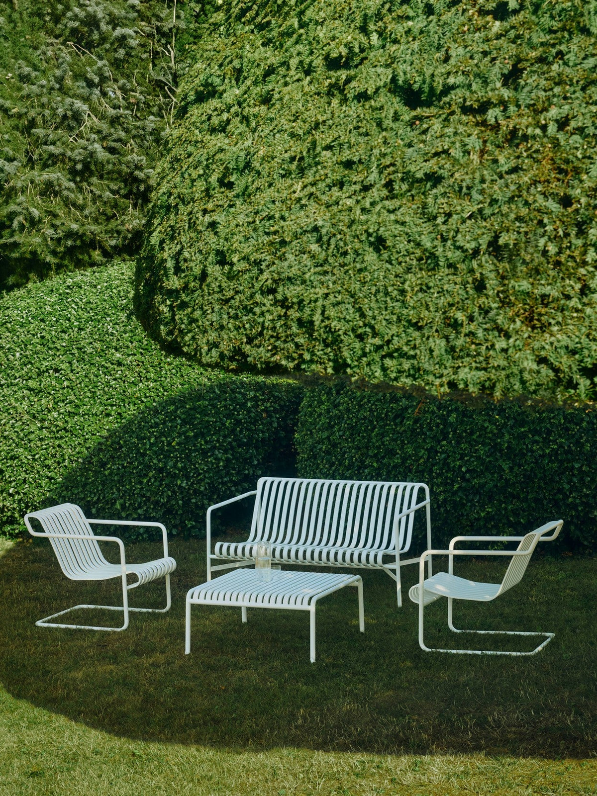 Palissade Cantilever Lounge Chair Low – HAY – view 7