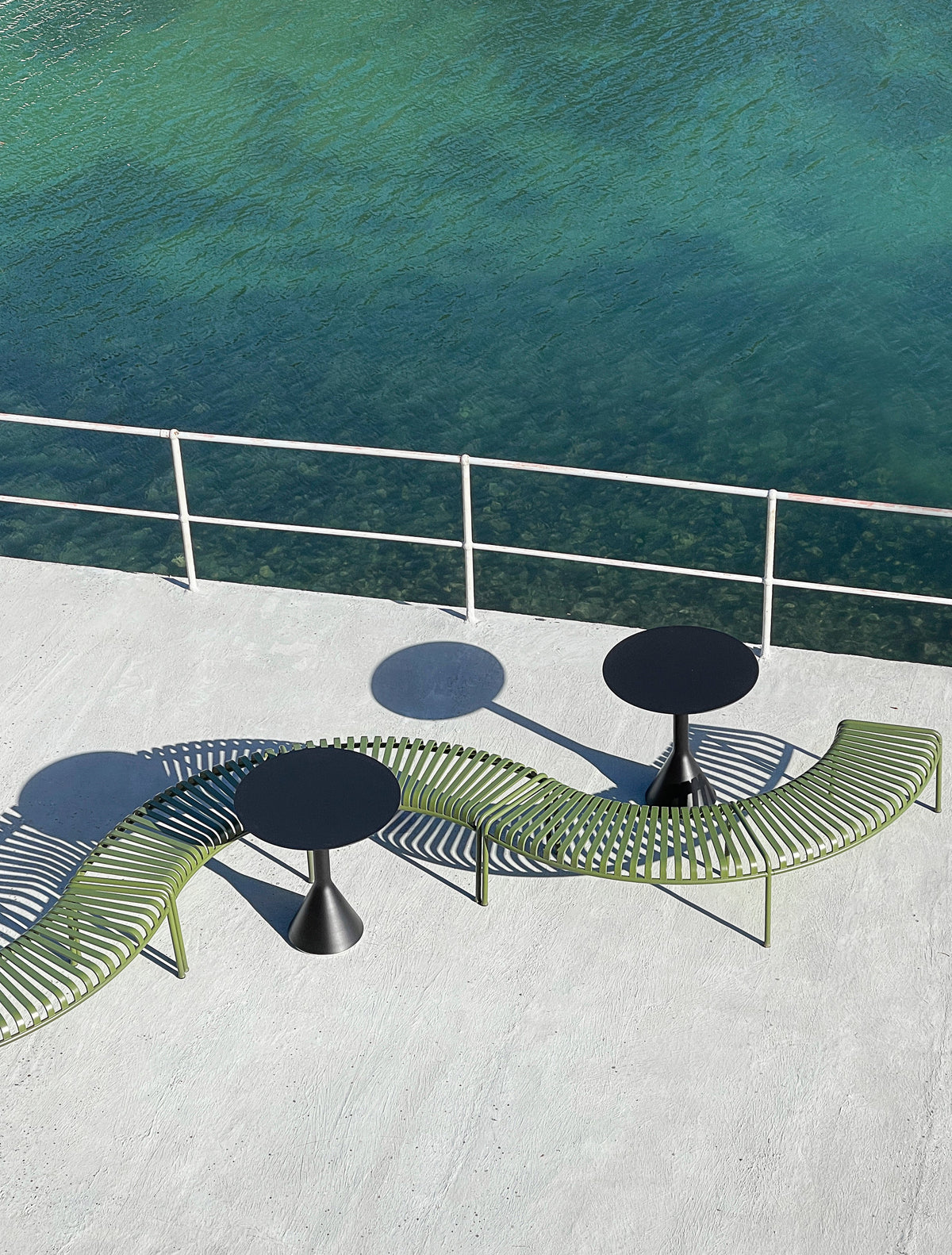 Palissade Park Bench incl. Middle Leg – HAY – view 6