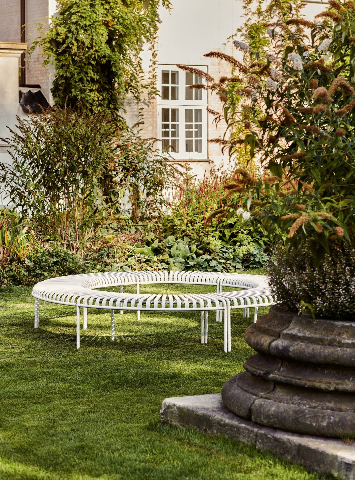 Palissade Park Bench incl. Middle Leg – HAY – view 5