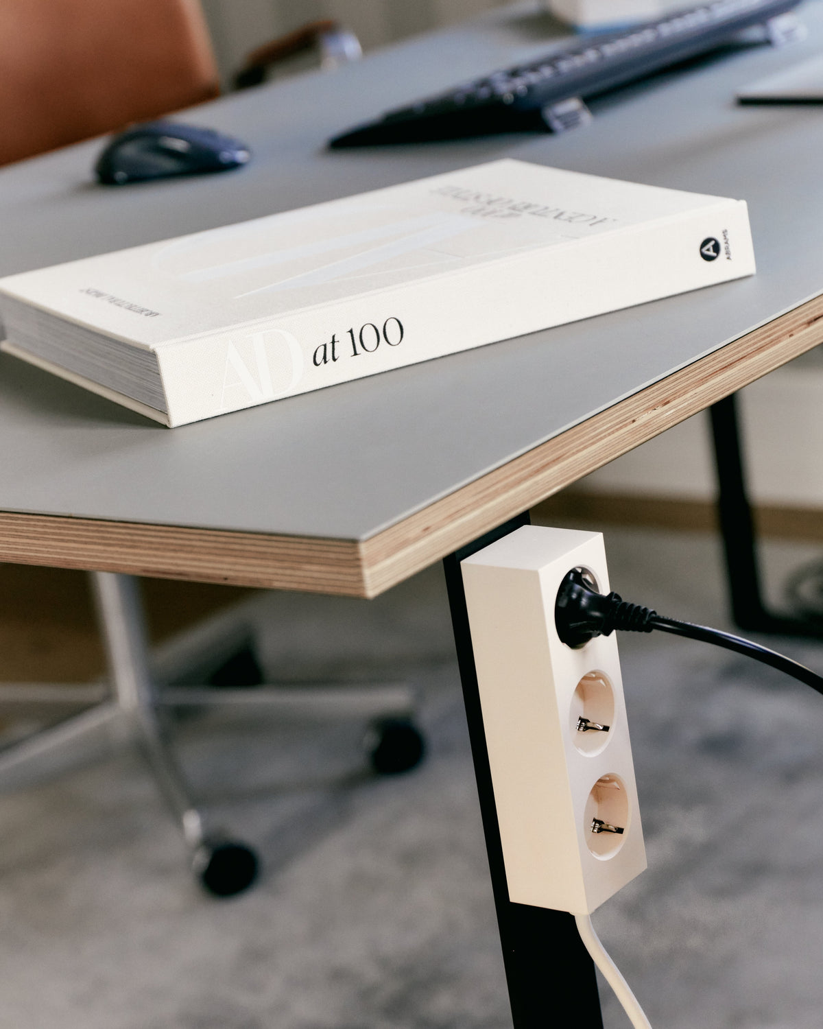 Power Bar 2 meters - Pearl – Pedestal – view 5