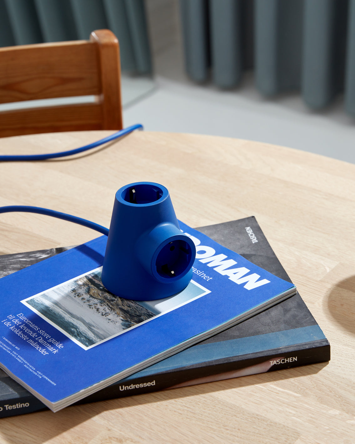 Power Base - Ultra Marine – Pedestal – view 3
