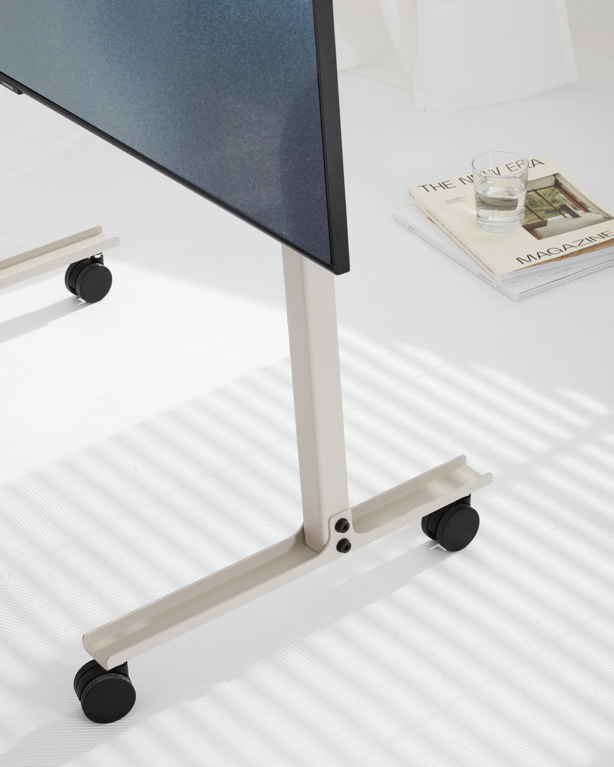 Straight Rollin' TV-Stand - Mushroom – Pedestal – view 10