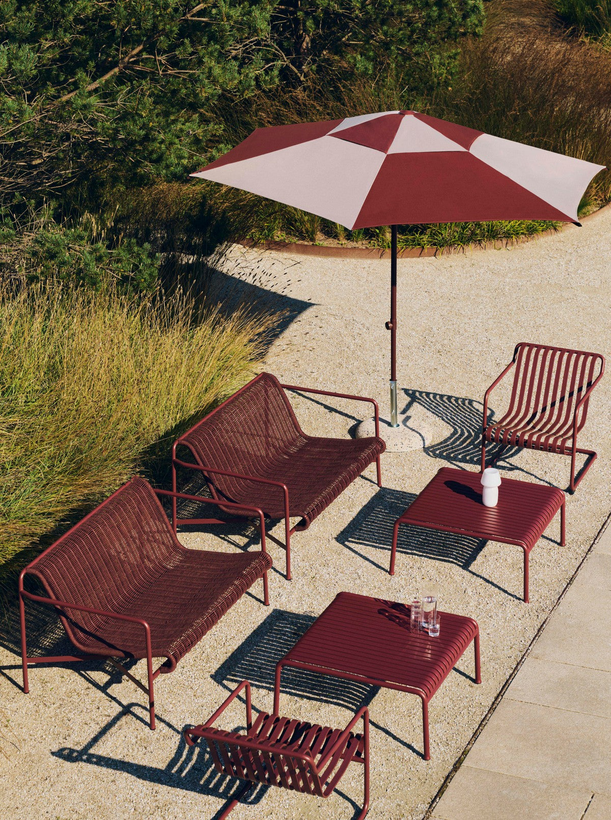 Palissade Cantilever Lounge Chair Low – HAY – view 4