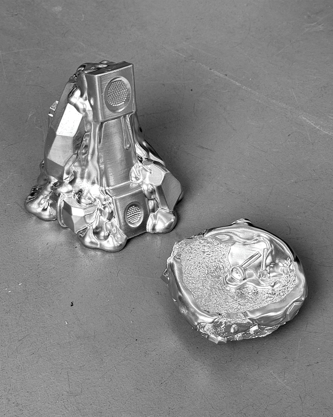 Metallic Tiny Crater – Jacob Egeberg – view 3