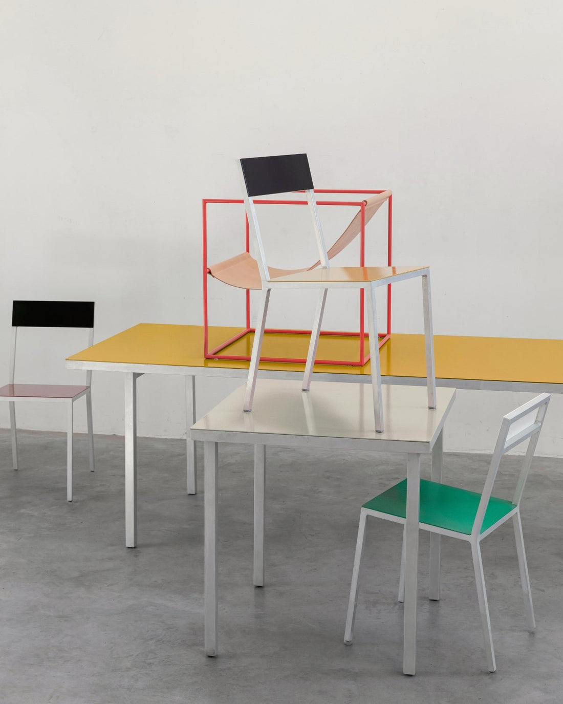 Alu Dining Table S - Beistelltisch - Valerie Objects
