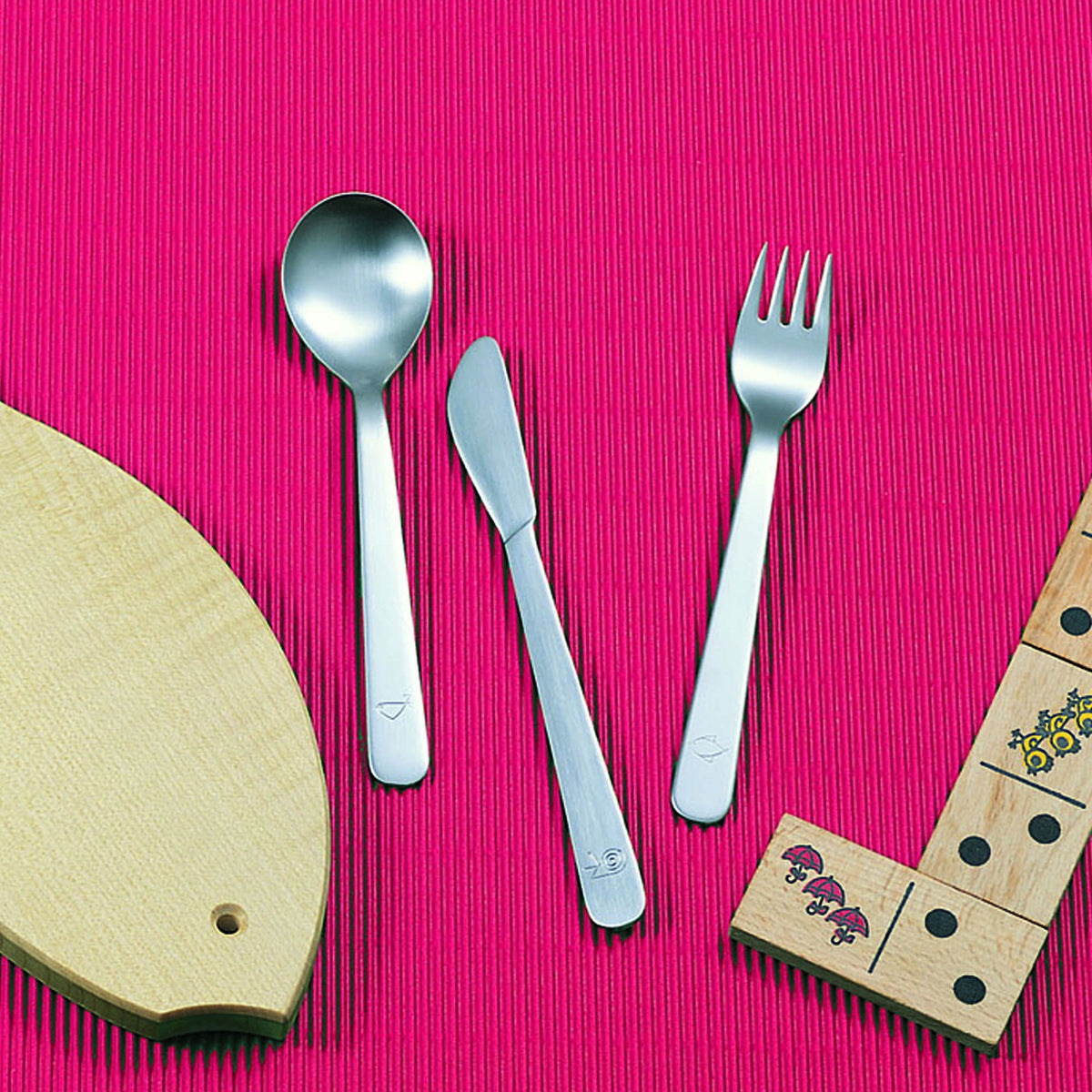 Mono Petit 4-Piece Children's Cutlery with Board – view 3