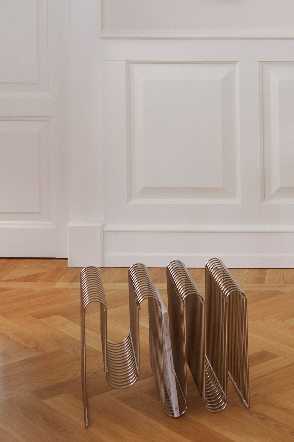Curva Magazine Holder Beistelltisch by AYTM – view 10