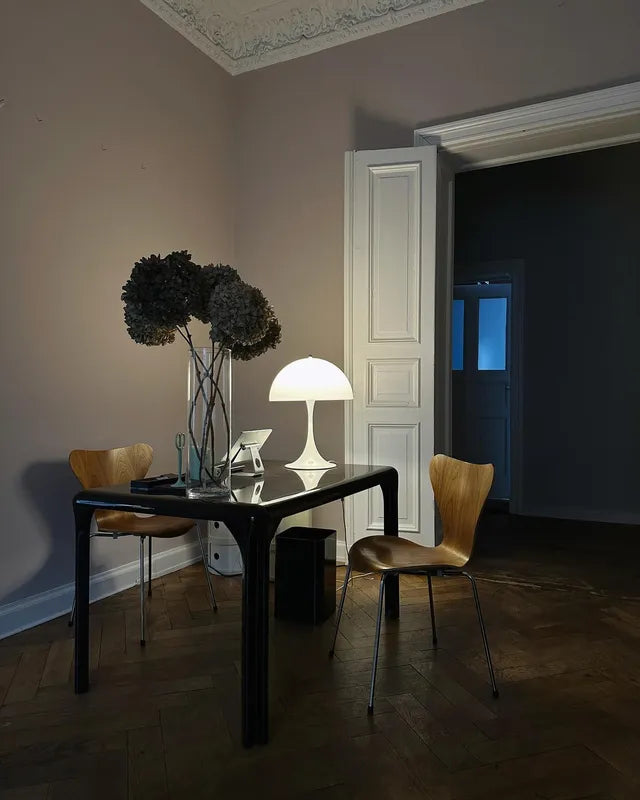 Panthella 320 Table Lamp – Louis Poulsen – view 4