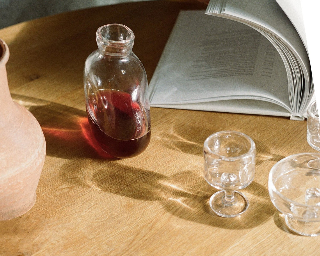 0405 Bottle – Clear – Round - Lifestyle - Frama