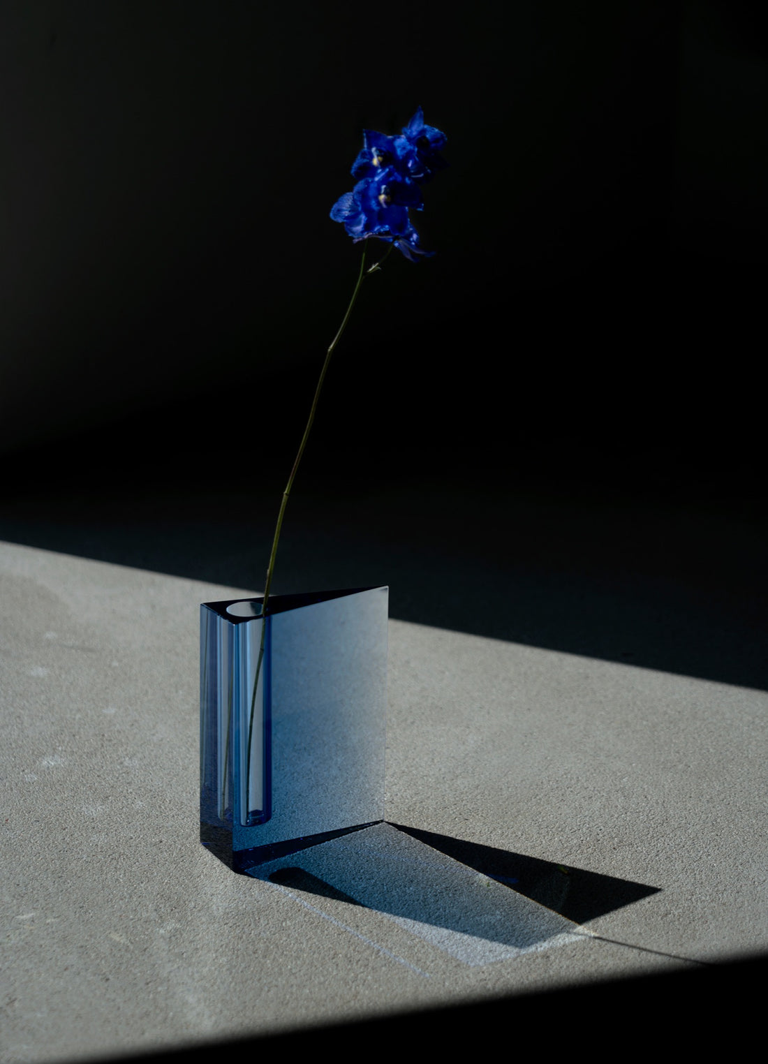 Cobalt – Wedge Vase