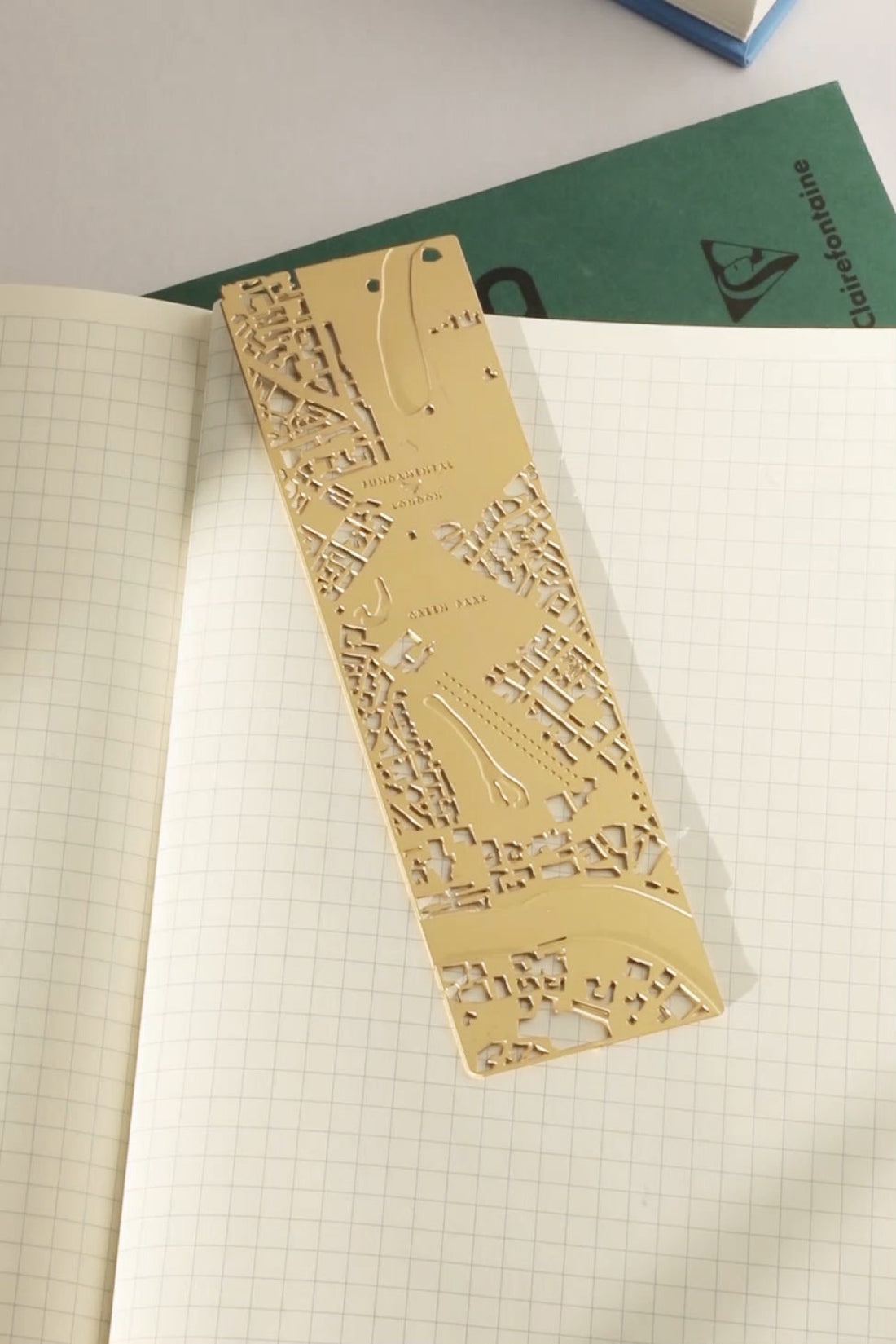 London – Bookmark