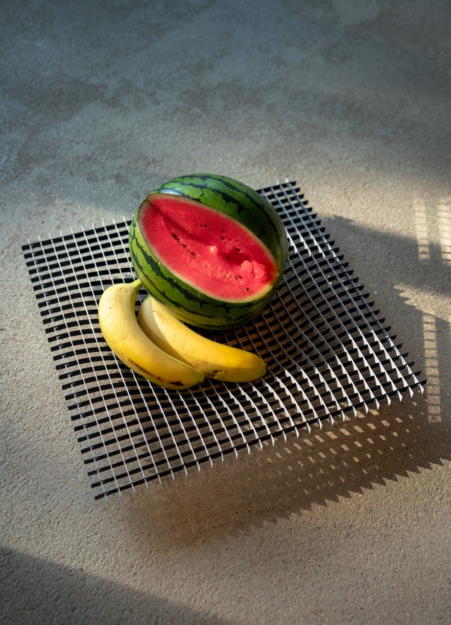 Gravity - Centrepiece - Black / White - Tray - Fundamental Berlin