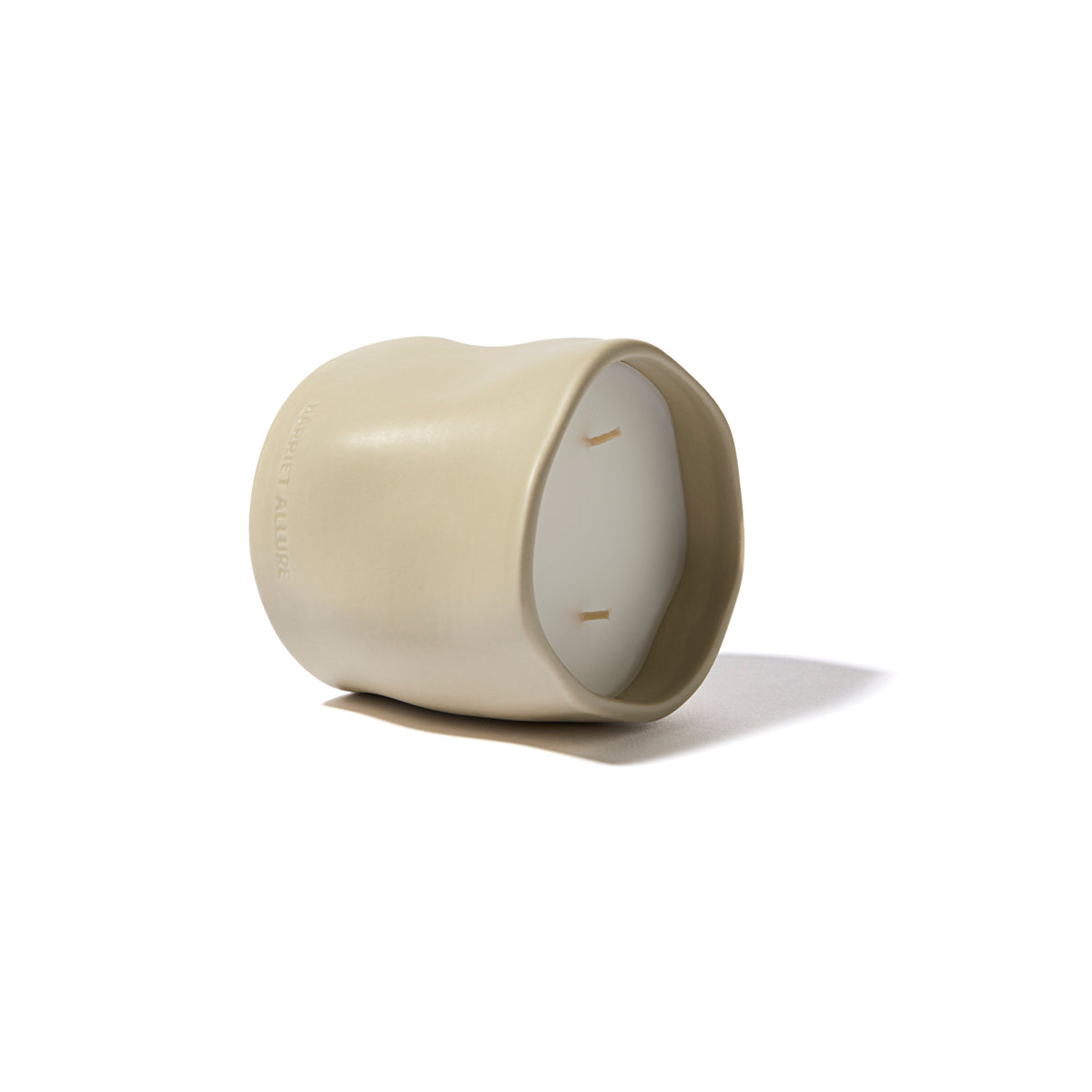 Ama – Scented Candle – Harriet Allure – view 3