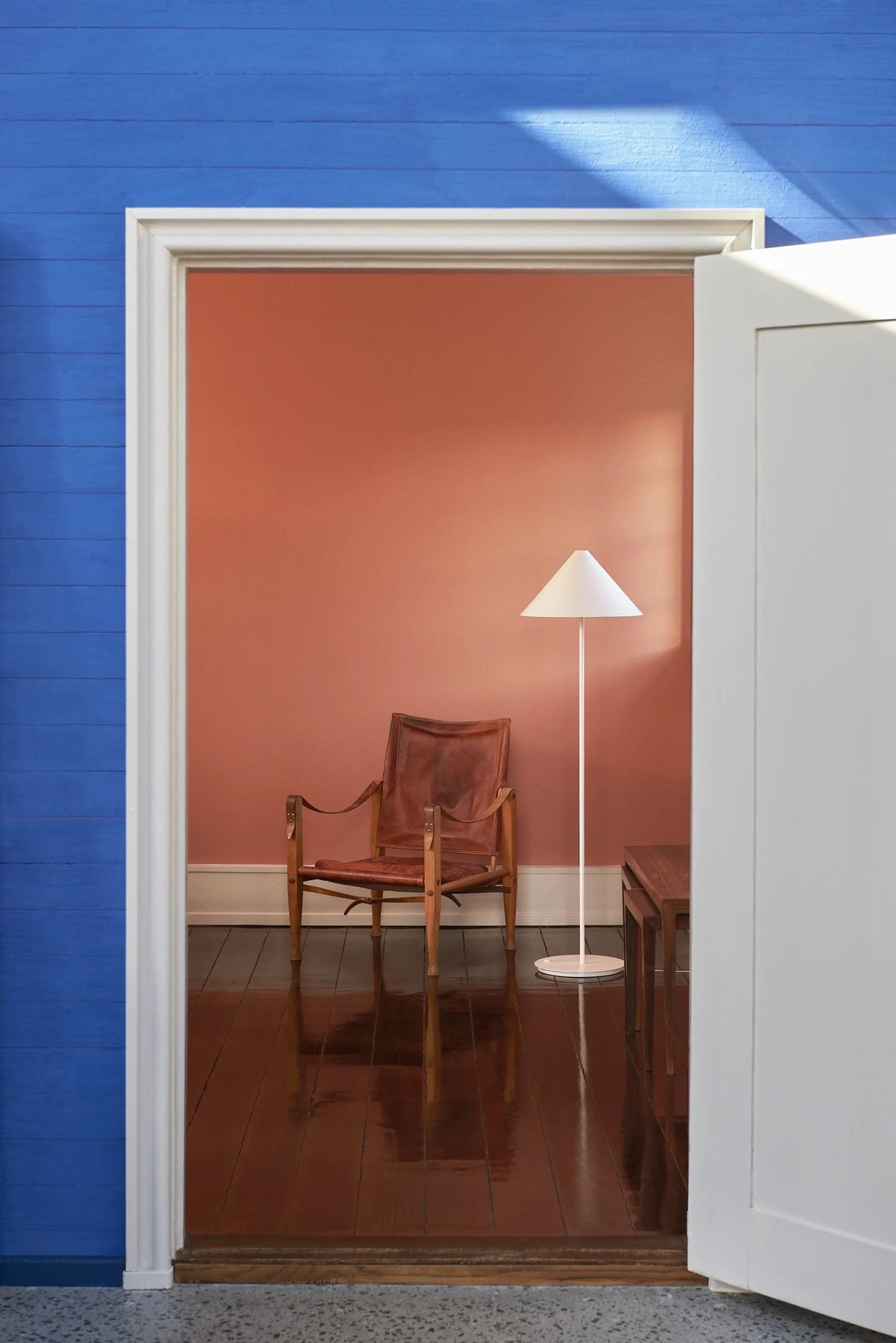 Keglen Floor Lamp – Louis Poulsen – view 3