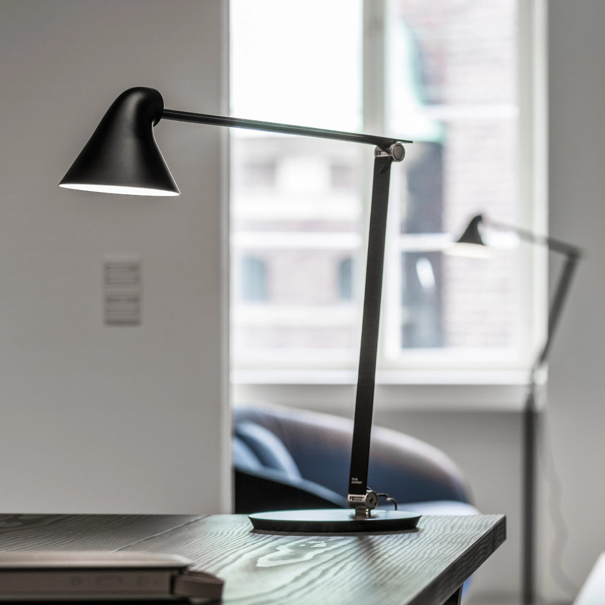 NJP Table Lamp – Louis Poulsen – view 14