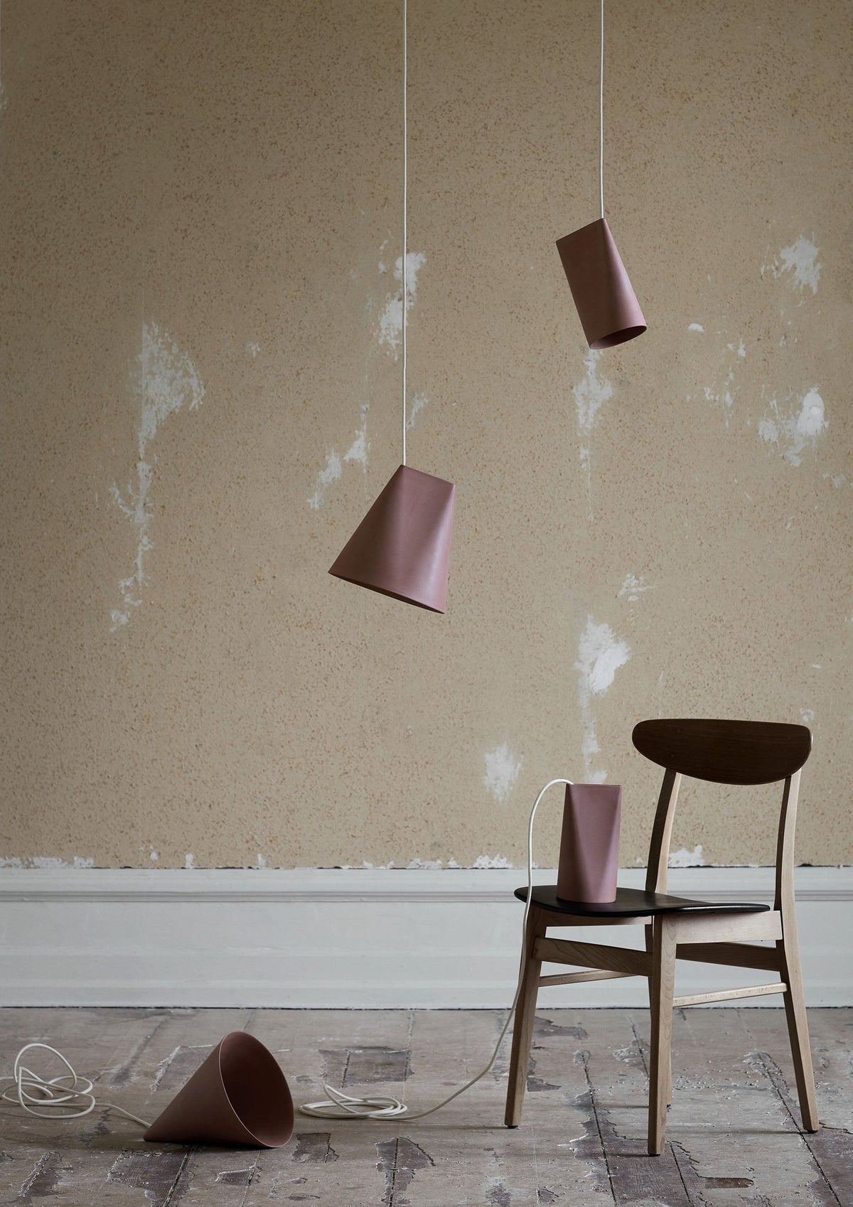 Ceramic Pendelleuchte – Schmal – MOEBE – Ansicht 13