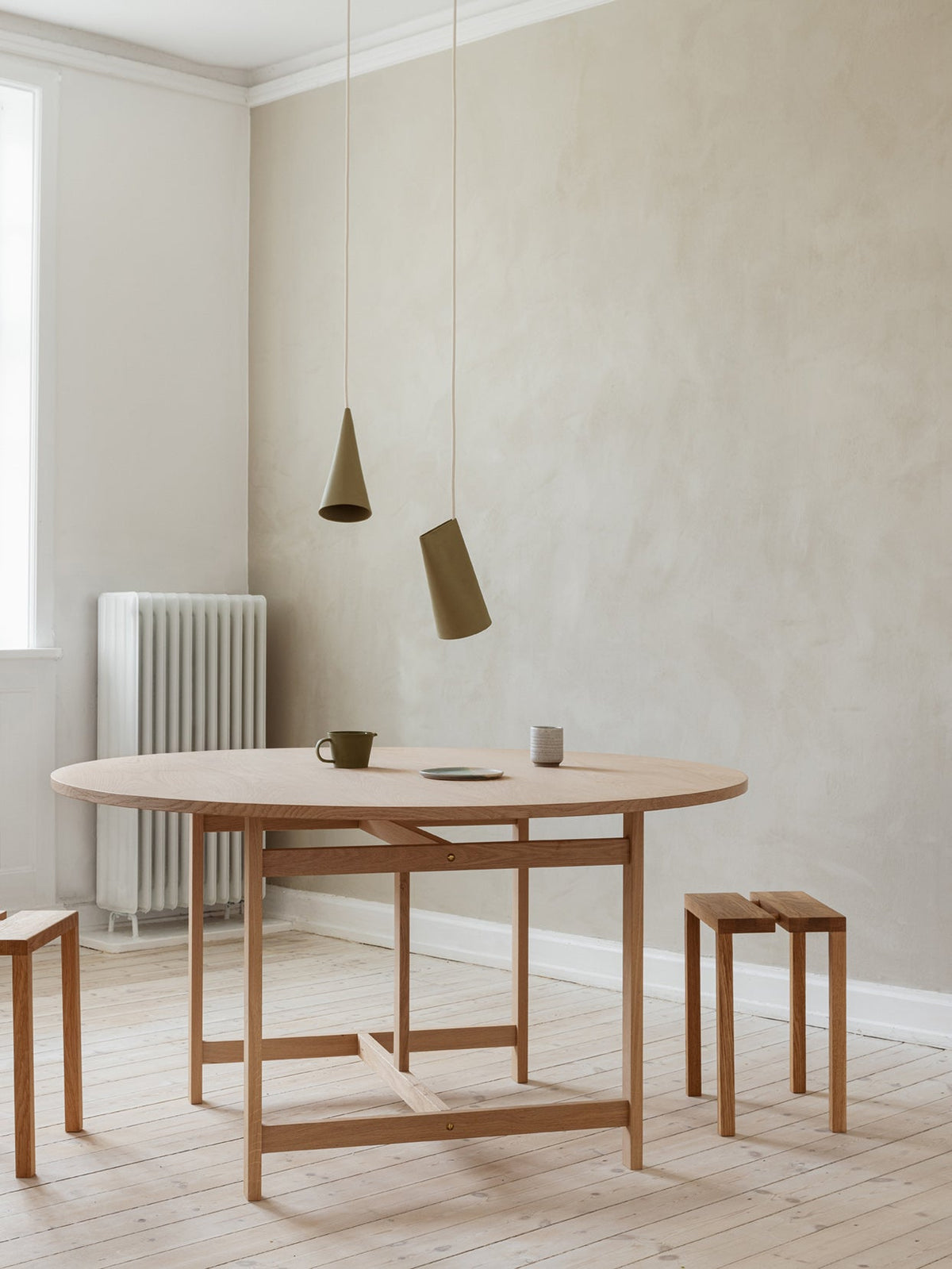 Round Dining Table – MOEBE – view 5