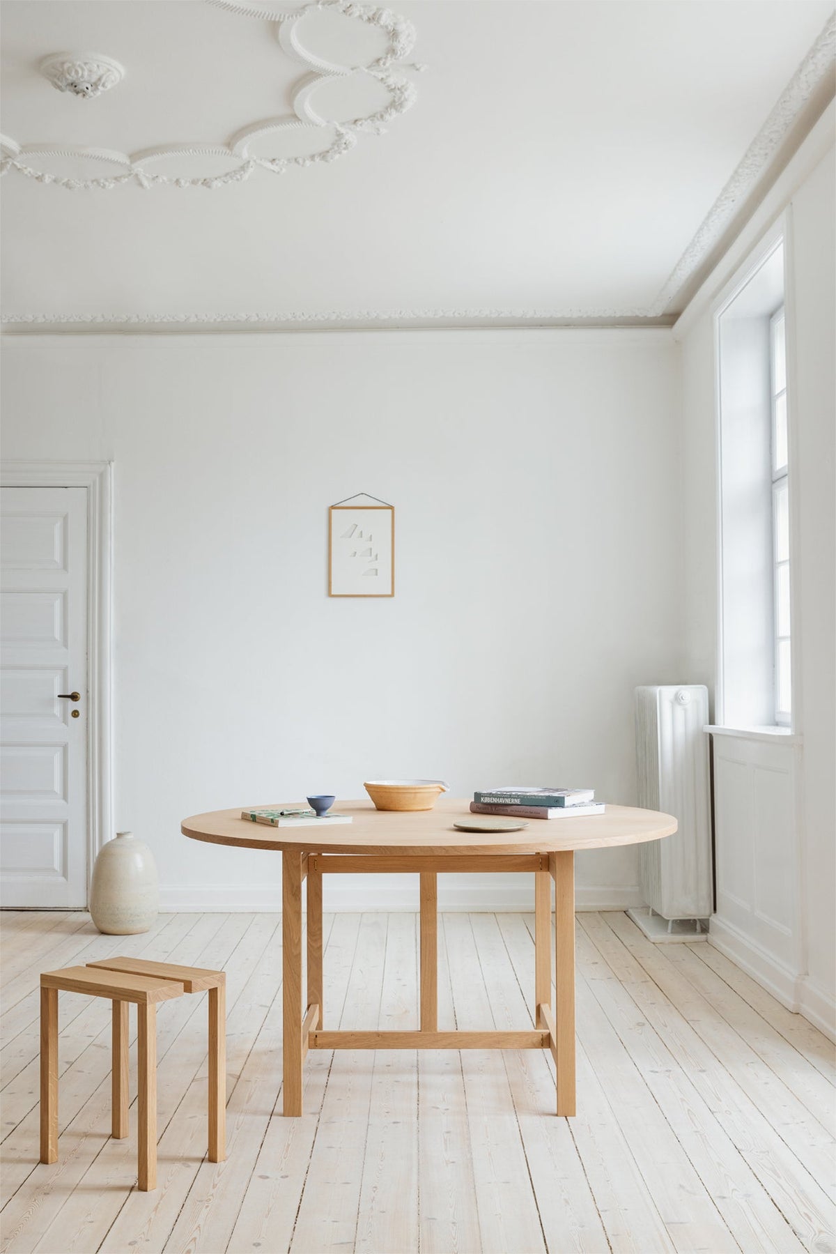 Round Dining Table – MOEBE – view 9