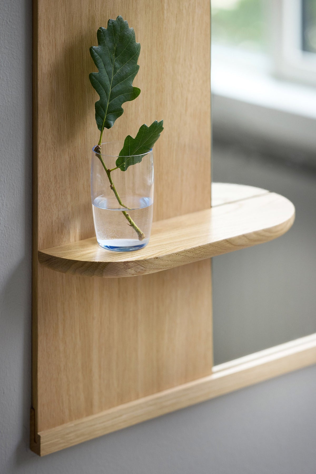 Mirror With A Shelf – MOEBE – view 3