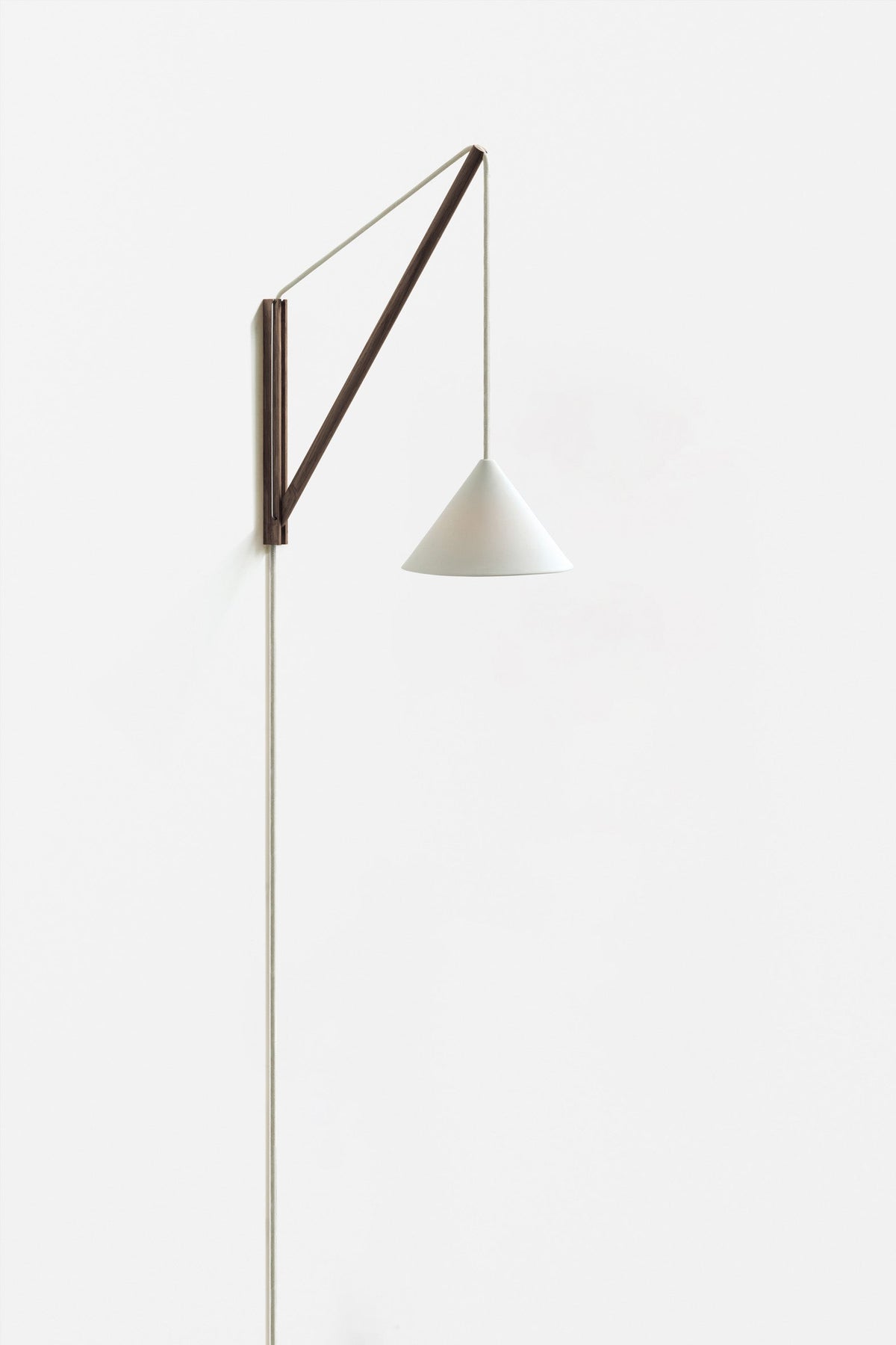 Suspended Wandleuchte – MOEBE – Ansicht 13