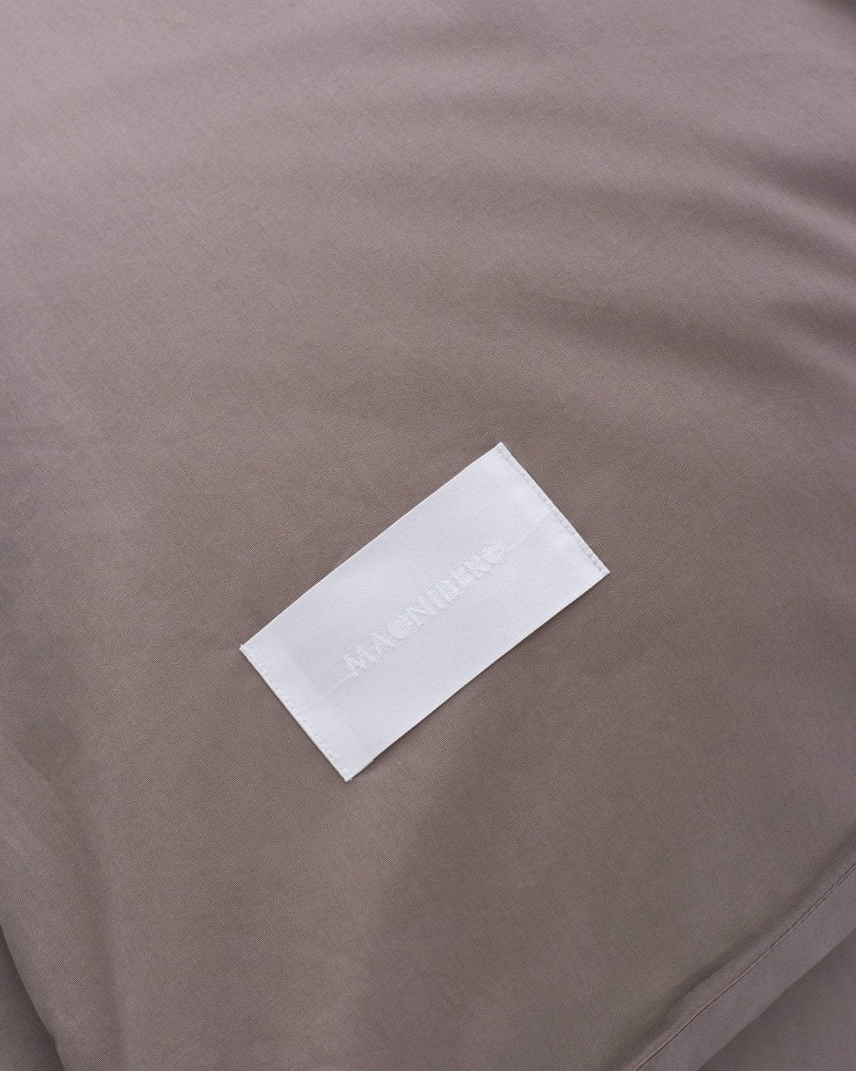 Pure pillow case - Mud Poplin - Bedwear - Magniberg – view 3