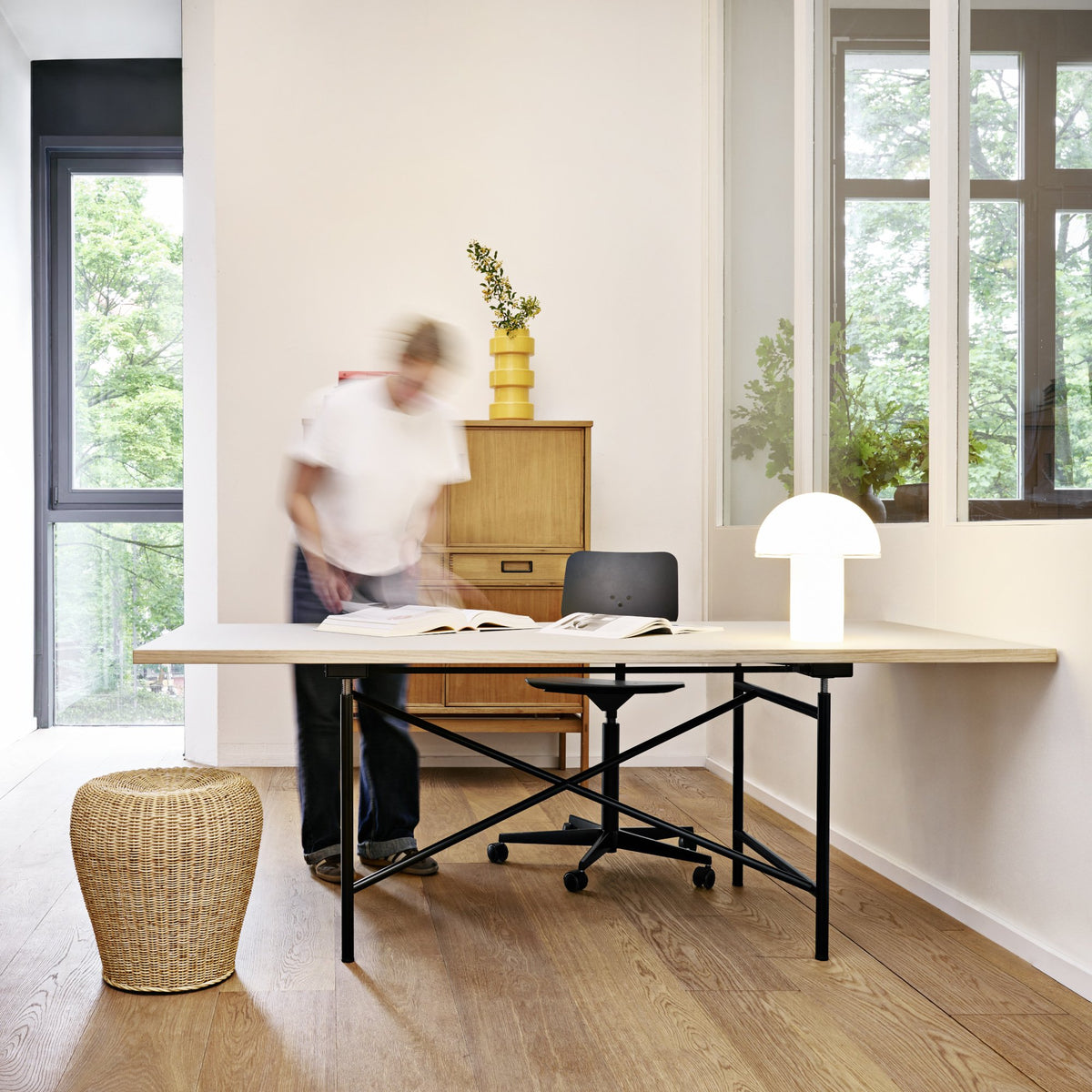 Eiermann 2 M Table – Mechanical Height-Adjustable – Richard Lampert – view 10