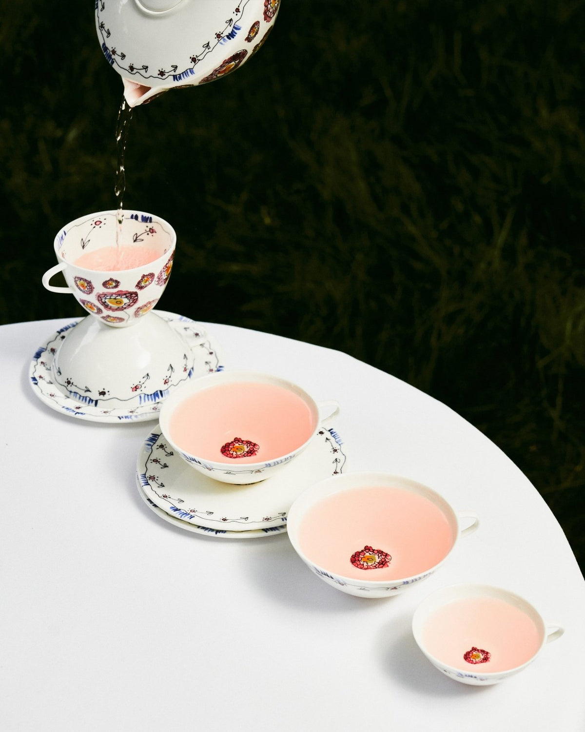 Tea Cup with Saucer 2 - Set Giftbox - Anemone Milk Midnight Flowers - Geschirr - Serax x Marni – view 8