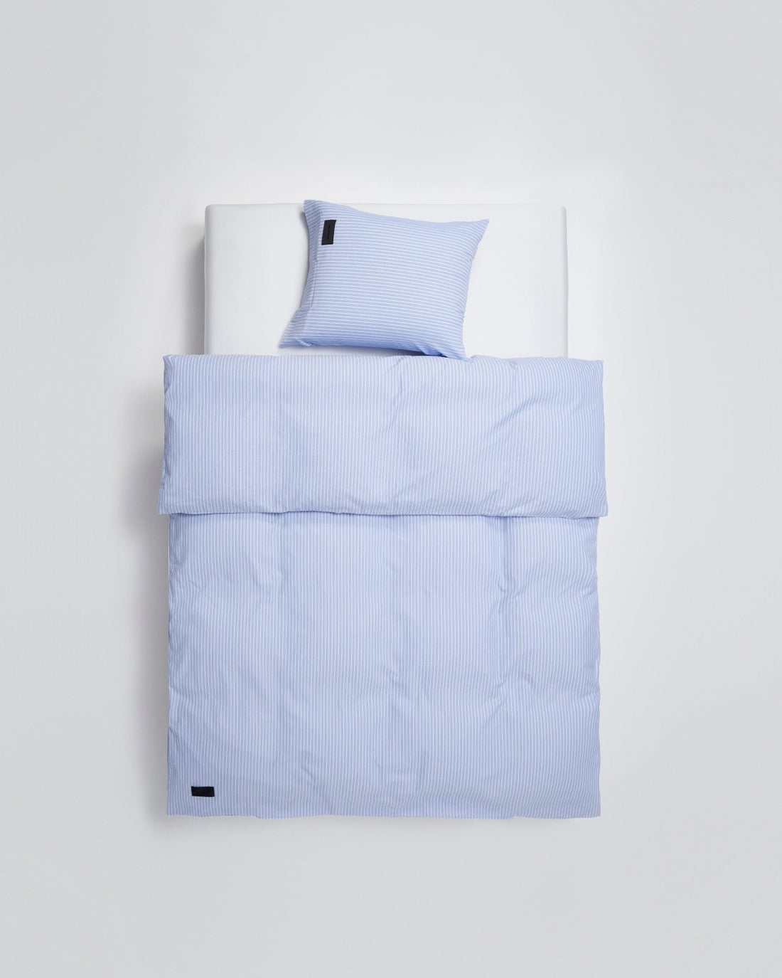 Wall Street pillow case - Stripe light blue Oxford